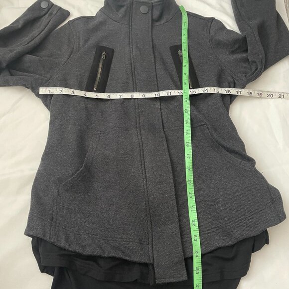 Cabi Jacket Womens Small Charcoal Gray Zip Front with Mesh Back Detail and Belt - Picture 4 of 9